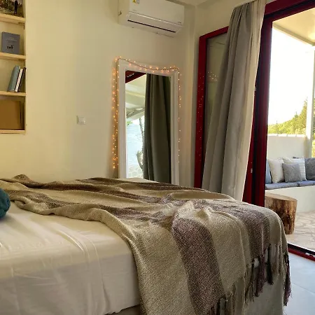 Apartment Cozy 2-bdrm-house With Garden And View, Iii
