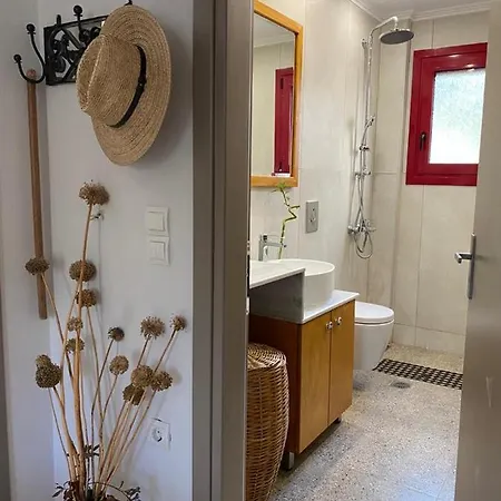 Apartment Cozy 2-bdrm-house With Garden And View, Iii *