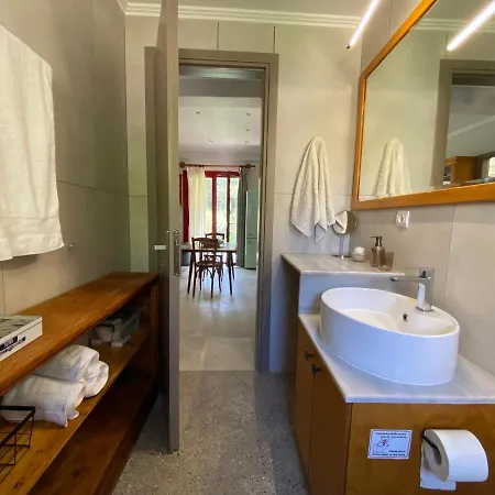 Cozy 2-bdrm-house With Garden And View, Iii Apartment