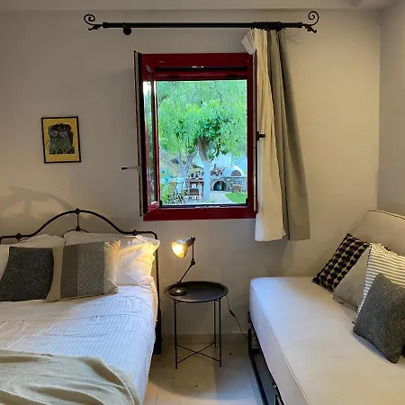 Cozy 2-bdrm-house With Garden And View, Iii Apartment Katouna