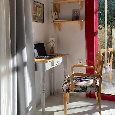 Cozy 2-bdrm-house With Garden And View, Iii Apartment *